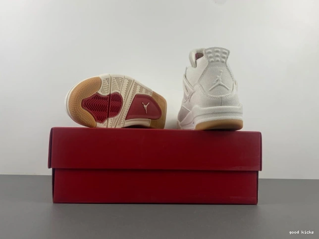 Rep x Levi's Air 'White' 4 Jordan AO2571-100 0820